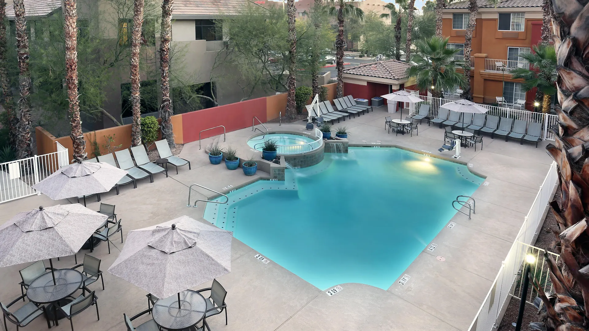 Resort Holiday Inn Express Hotel & Suites Scottsdale - Old Town, An Ihg Hotel
