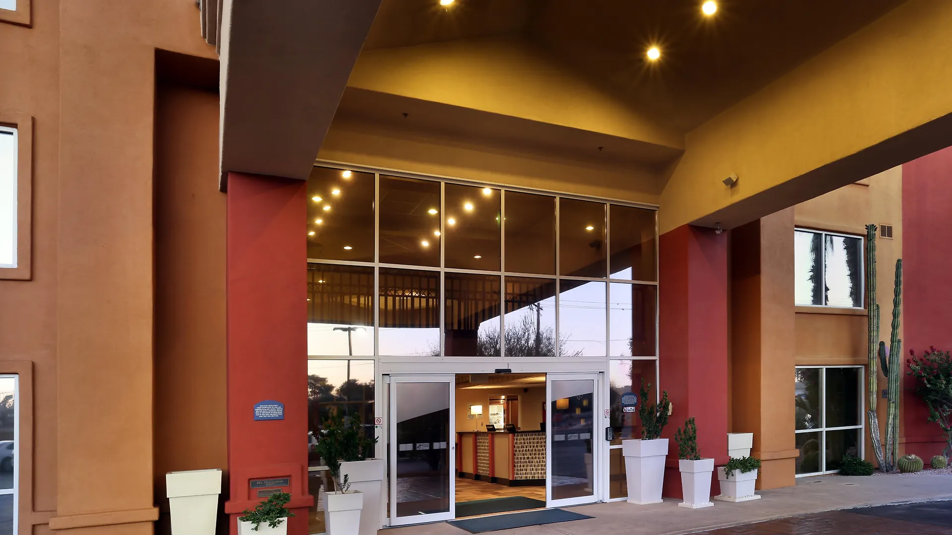 *** Resort Holiday Inn Express Hotel & Suites Scottsdale - Old Town, An Ihg Hotel United States